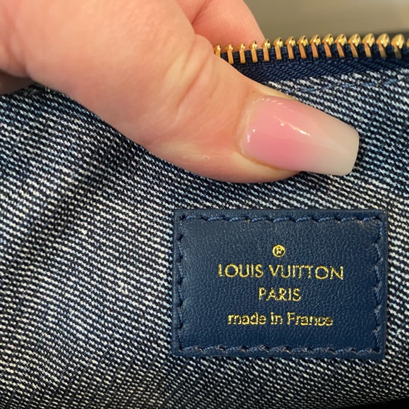⭐️🌟✨ NWT 2022 Edition RARE Louis Vuitton Denim Collection Coussins PM. - Picture 10 of 16